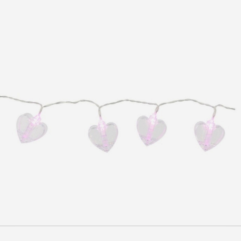 Nwt Set of 8 heart-shaped string lights with a soft glow / picture holder